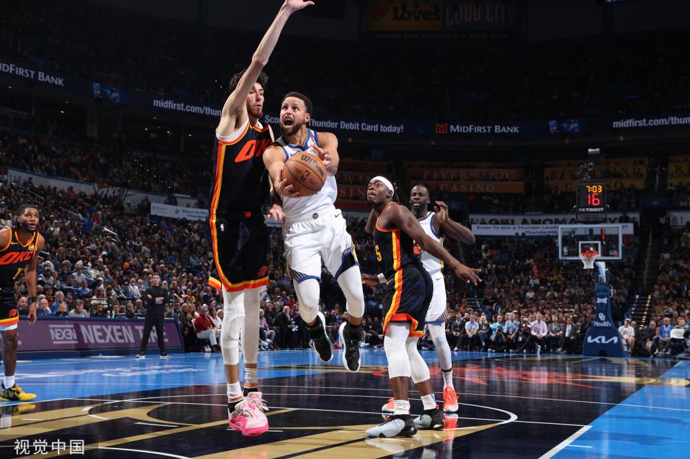 凭借斯蒂芬 凭借斯蒂芬