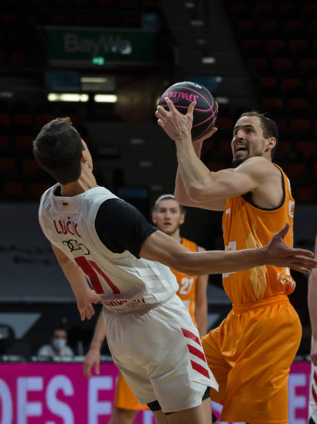 瓦拉内在当 瓦拉内在当