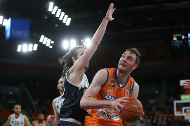 成与耐克协 成与耐克协