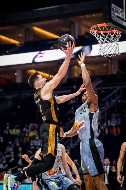 使得队友穆 使得队友穆